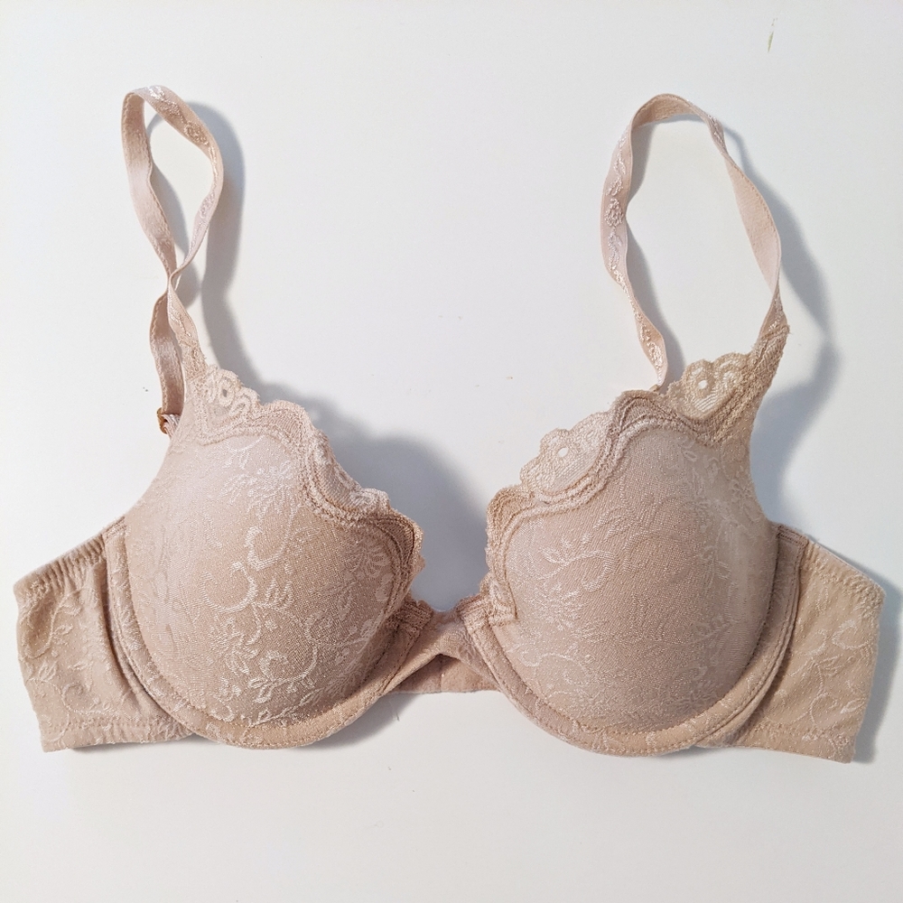 Victoria's Secret Nude Jacquard Scalloped Cup Underwire Bra 34A